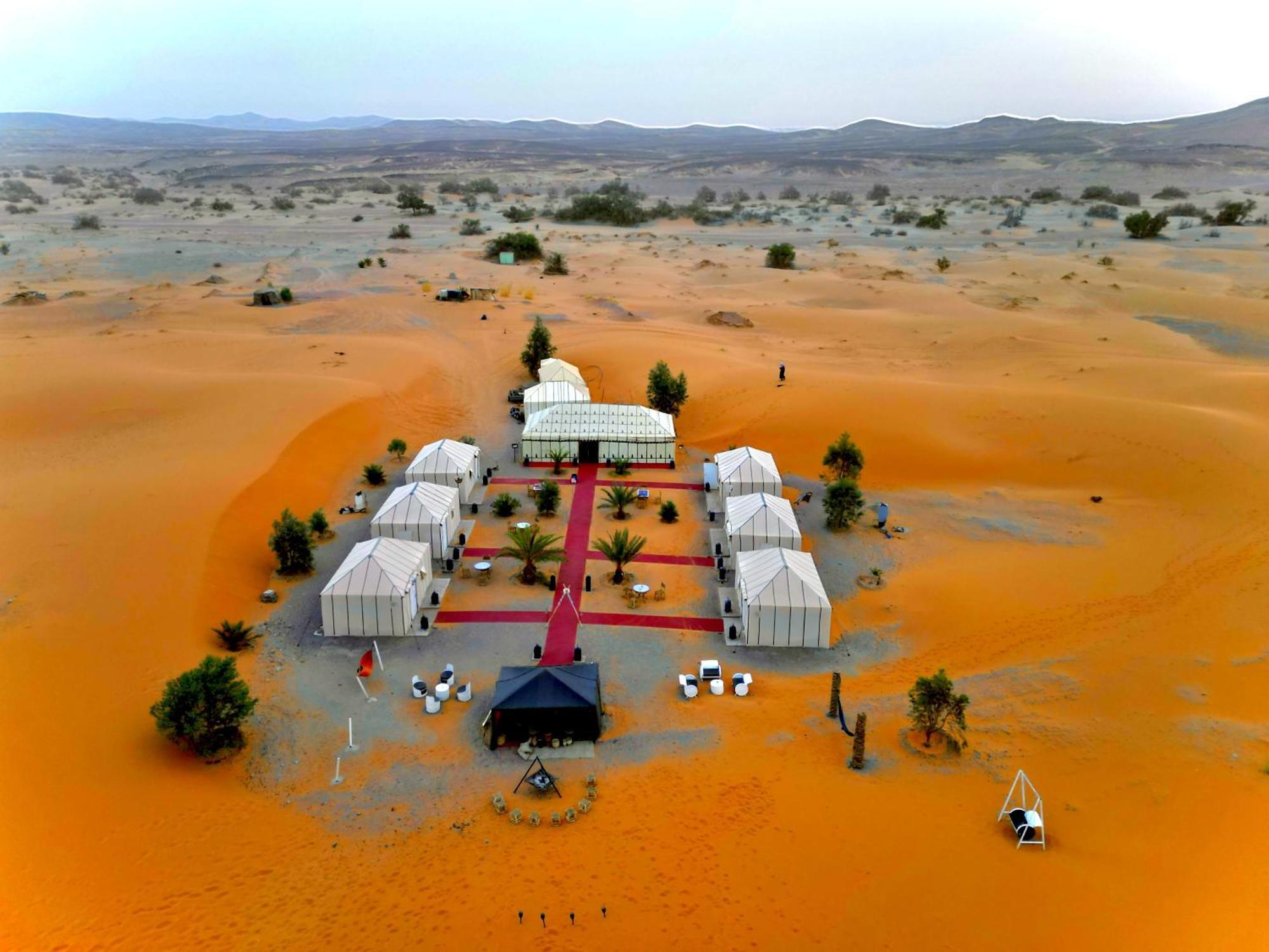 ホテル Camel Trips Luxury Camp メルズーガ エクステリア 写真