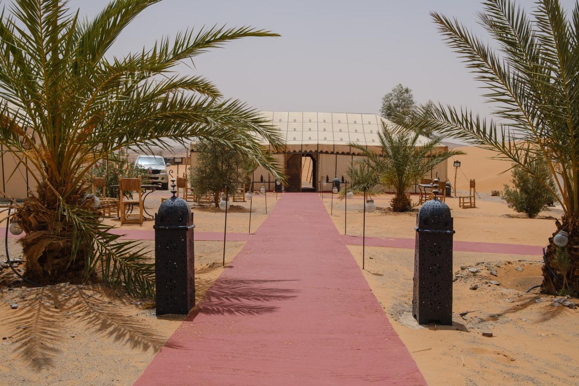 ホテル Camel Trips Luxury Camp メルズーガ エクステリア 写真